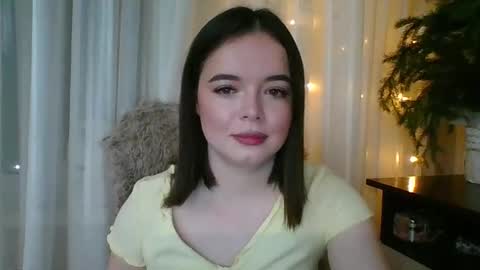 Snapshot of winter__white_rose chatting on December 20, 7:21 pm Emma online show from December 20, 7:21 pm