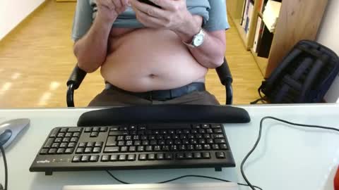 Snapshot of winterfreund99 chatting on January 12, 11:39 am winterfreund99 online show from January 12, 11:39 am