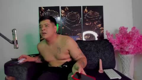 Snapshot of winy_hot chatting on February 19, 11:56 pm winy_hot online show from February 19, 11:56 pm