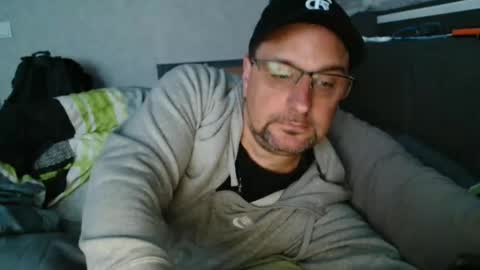 Snapshot of wirzwei8883 chatting on October 4, 4:05 pm Dirty online show from October 4, 4:05 pm