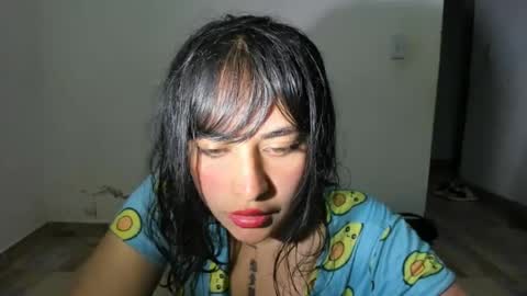 witch_3333 online show from June 15, 4:25 am