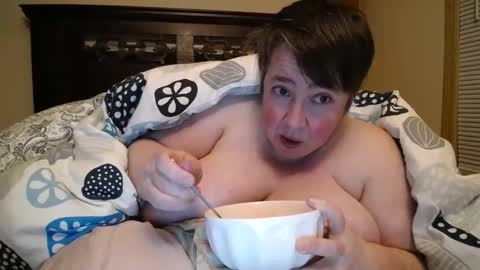 Annie online show from February 4, 7:36 am