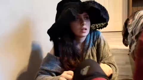 Snapshot of witchbitchmommy chatting on November 12, 9:47 pm witchbitchmommy online show from November 12, 9:47 pm