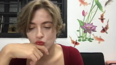 Snapshot of witches_curves chatting on May 22, 3:39 pm Nemo online show from May 22, 3:39 pm