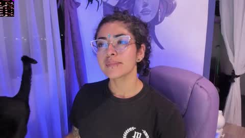 Snapshot of witchofhearts chatting on December 1, 3:33 am Luna Violeta A r t i s t online show from December 1, 3:33 am