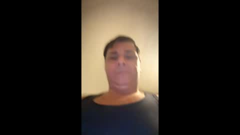Snapshot of witebull83 chatting on December 6, 5:00 pm Witebull online show from December 6, 5:00 pm