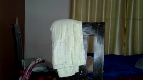 girlie o online show from February 9, 9:28 pm