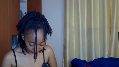 girlie o online show from February 10, 12:30 am