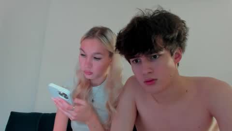 wladilia online show from November 29, 1:47 pm