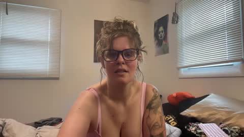 Snapshot of wldntulik2no chatting on February 6, 5:09 pm Moth online show from February 6, 5:09 pm