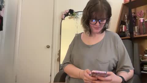 Snapshot of wldntulik2no chatting on March 7, 5:06 pm Moth online show from March 7, 5:06 pm