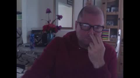 wobble444 online show from November 11, 12:05 pm