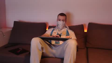 Snapshot of wolf021221 chatting on April 2, 8:50 pm wolf021221 online show from April 2, 8:50 pm