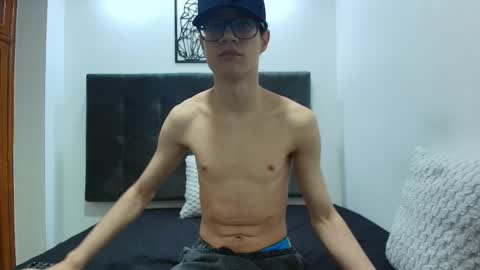  W O L F  online show from February 25, 11:19 am