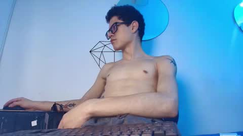  W O L F  online show from October 21, 11:33 am