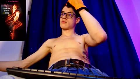  W O L F  online show from December 1, 11:37 am