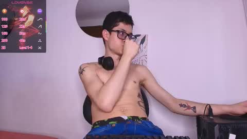  W O L F  online show from March 3, 11:49 am