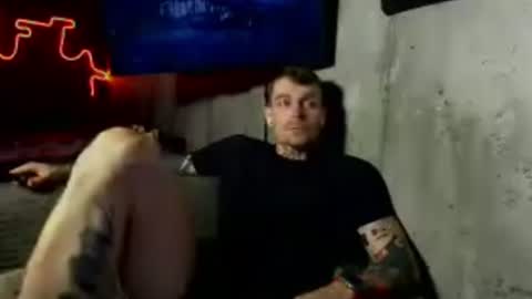 Snapshot of wolfhoff chatting on June 20, 1:36 pm wolfhoff online show from June 20, 1:36 pm