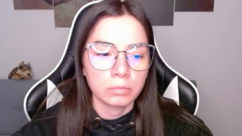 Snapshot of wolfs_daughter chatting on July 9, 2:04 am Alex online show from July 9, 2:04 am