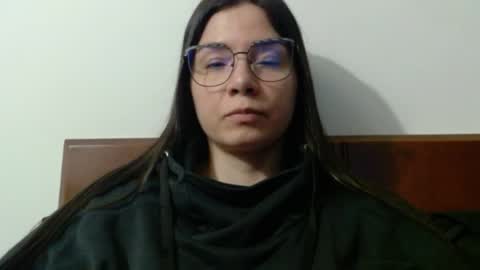 Snapshot of wolfs_daughter chatting on July 29, 2:10 am Alex online show from July 29, 2:10 am