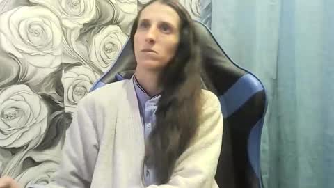 Snapshot of wolfxsnow chatting on December 21, 7:59 am wolfxsnow online show from December 21, 7:59 am