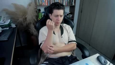 Snapshot of wolker_allan chatting on October 24, 12:01 pm wolker_allan online show from October 24, 12:01 pm