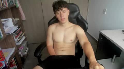 Snapshot of wolker_allan chatting on January 15, 2:10 pm wolker_allan online show from January 15, 2:10 pm