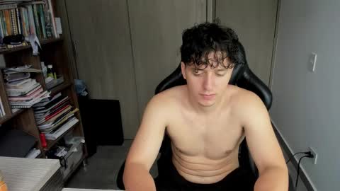 Snapshot of wolker_allan chatting on March 4, 6:14 pm wolker_allan online show from March 4, 6:14 pm