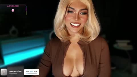 Snapshot of womanofyourdesire_ts chatting on October 24, 5:59 am Julia online show from October 24, 5:59 am