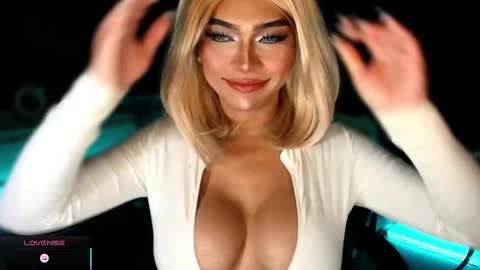 Snapshot of womanofyourdesire_ts chatting on November 6, 7:04 pm Julia online show from November 6, 7:04 pm