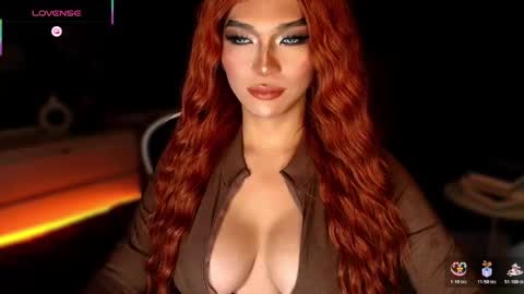 Snapshot of womanofyourdesire_ts chatting on November 14, 6:39 pm Julia online show from November 14, 6:39 pm