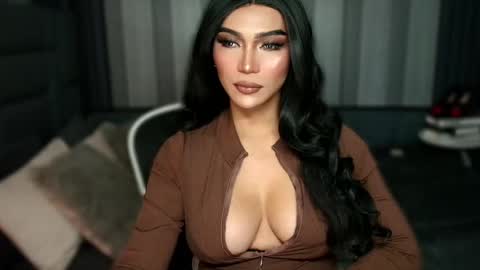 Snapshot of womanofyourdesire_ts chatting on November 29, 1:19 am Julia online show from November 29, 1:19 am