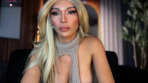 Julia online show from June 18, 11:31 pm