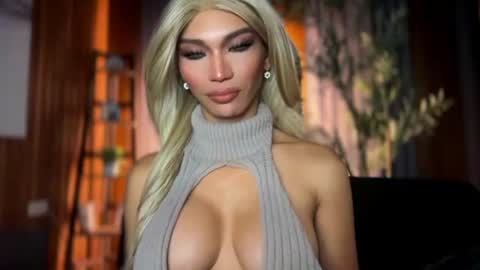Julia online show from June 22, 3:25 am