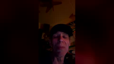 Snapshot of wonderboy3272 chatting on April 7, 6:41 pm guido online show from April 7, 6:41 pm