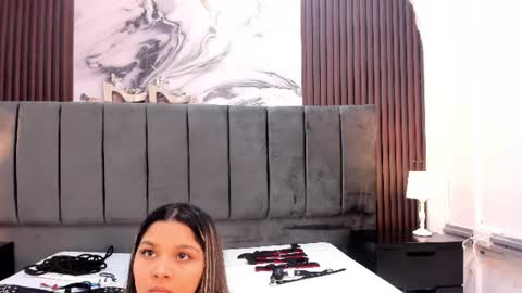 Snapshot of wonderkloe_ chatting on June 14, 9:06 pm wonderkloe_ online show from June 14, 9:06 pm