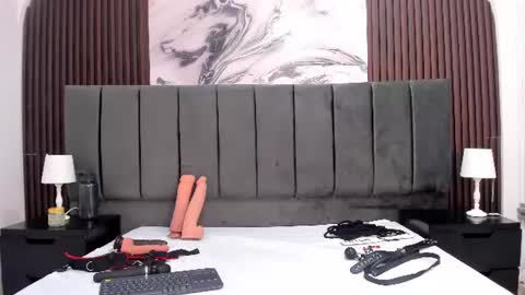 wonderkloe_ online show from June 24, 7:46 pm