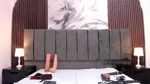 wonderkloe_ online show from June 28, 7:42 pm