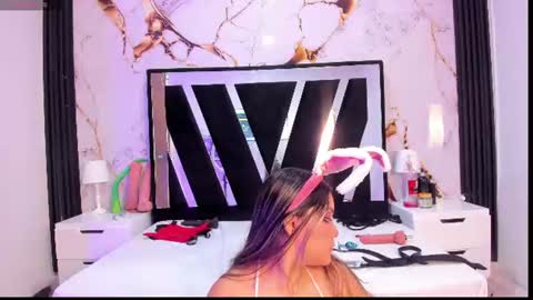 wonderkloe_ online show from July 18, 8:12 pm