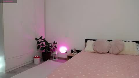 Amalia online show from June 19, 12:09 pm