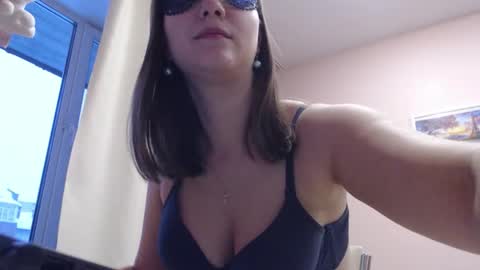 Woodland Peony online show from December 22, 3:03 am