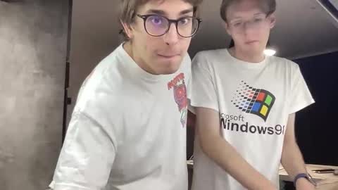 Snapshot of woods_jerk chatting on October 3, 8:17 pm Mitya online show from October 3, 8:17 pm