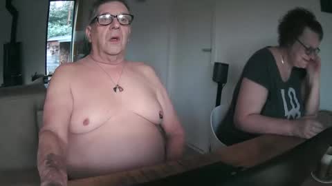 woodwurm and Snoeske online show from February 4, 7:36 am