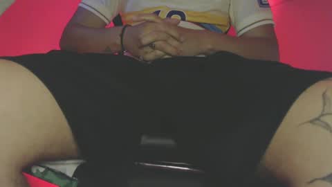 Snapshot of woondeer17 chatting on September 30, 2:27 am Woondeer online show from September 30, 2:27 am