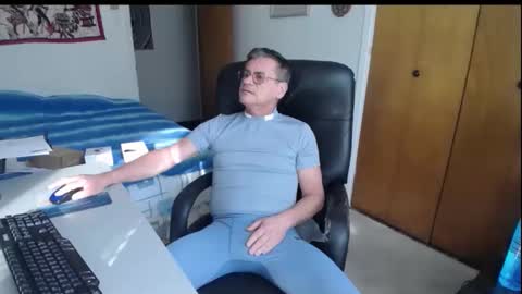 Snapshot of worldlarge chatting on November 15, 2:46 pm Large one online show from November 15, 2:46 pm