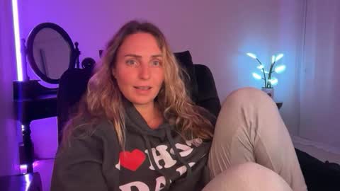 worldofmoody online show from May 5, 6:54 am