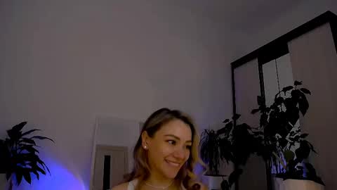 Snapshot of worldsbaby chatting on February 15, 10:10 pm worldsbaby online show from February 15, 10:10 pm