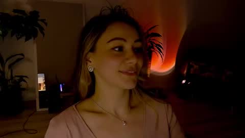 Snapshot of worldsbaby chatting on February 27, 8:42 pm worldsbaby online show from February 27, 8:42 pm