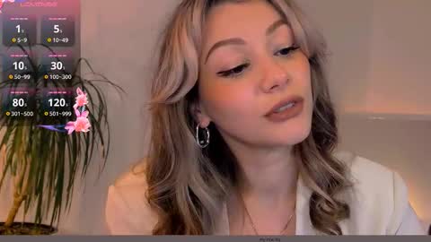 Snapshot of worldsbaby chatting on October 16, 1:45 pm worldsbaby online show from October 16, 1:45 pm