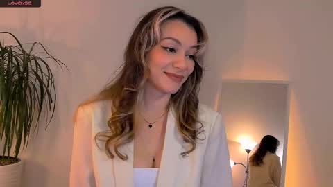 Snapshot of worldsbaby chatting on October 17, 6:21 pm worldsbaby online show from October 17, 6:21 pm